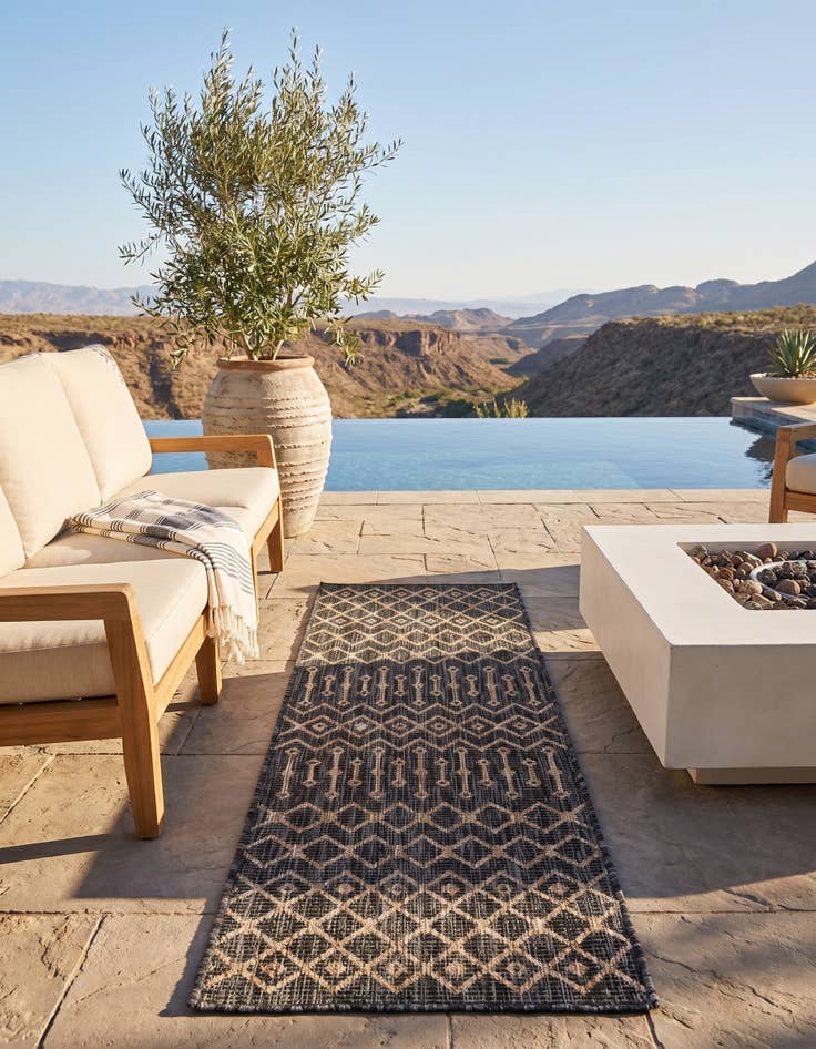 Detail image of 2' x 6' Easy-Clean Trellis Indoor / Outdoor Runner Rug