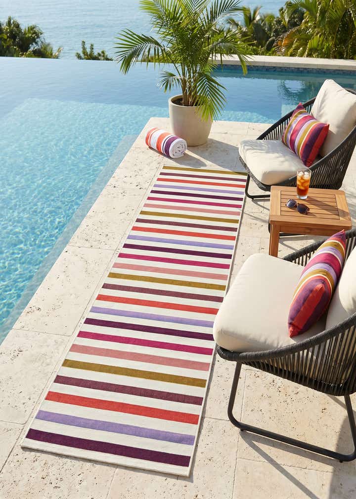 2' 7 x 10' Easy-Clean Ribbon Indoor / Outdoor Runner Rug