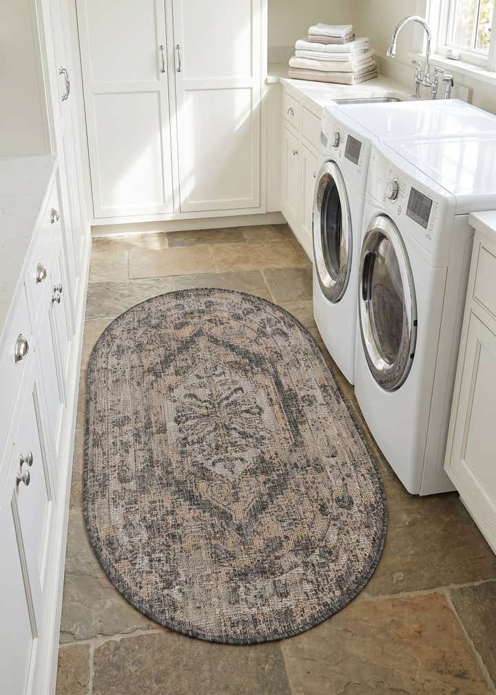 3' x 5' 3 Easy-Clean Traditional Indoor / Outdoor Oval Rug