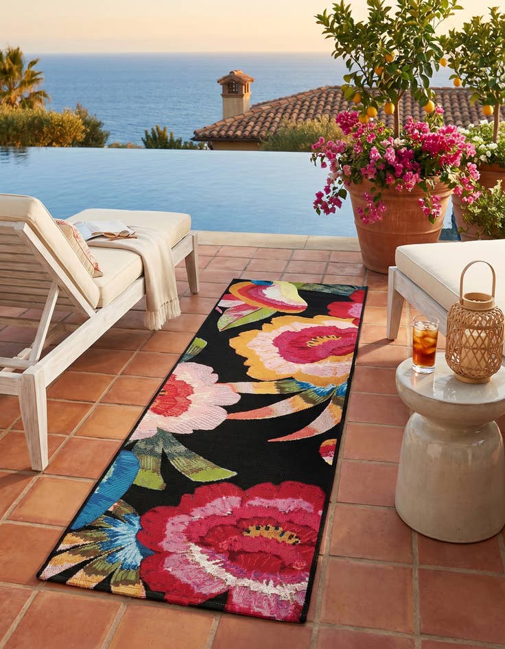 Detail image of 2' x 6' Easy-Clean Botanical Indoor / Outdoor Runner Rug