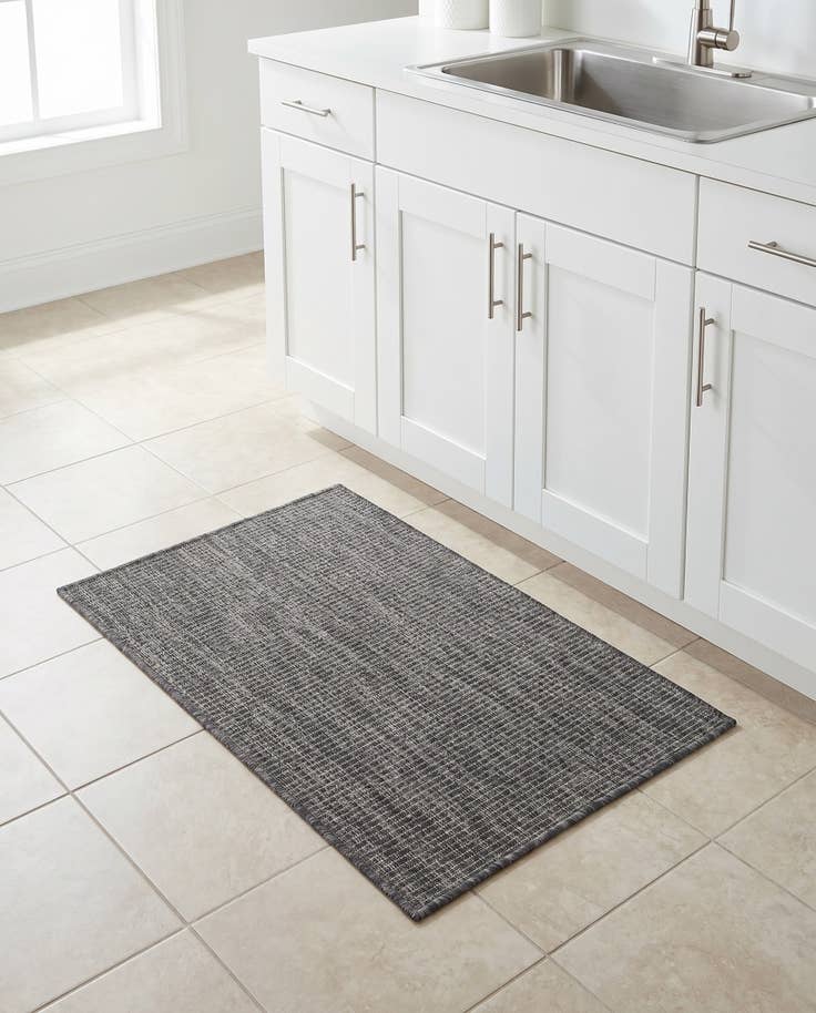 Detail image of 2' x 3' 1 Easy-Clean Solid Indoor / Outdoor Rug