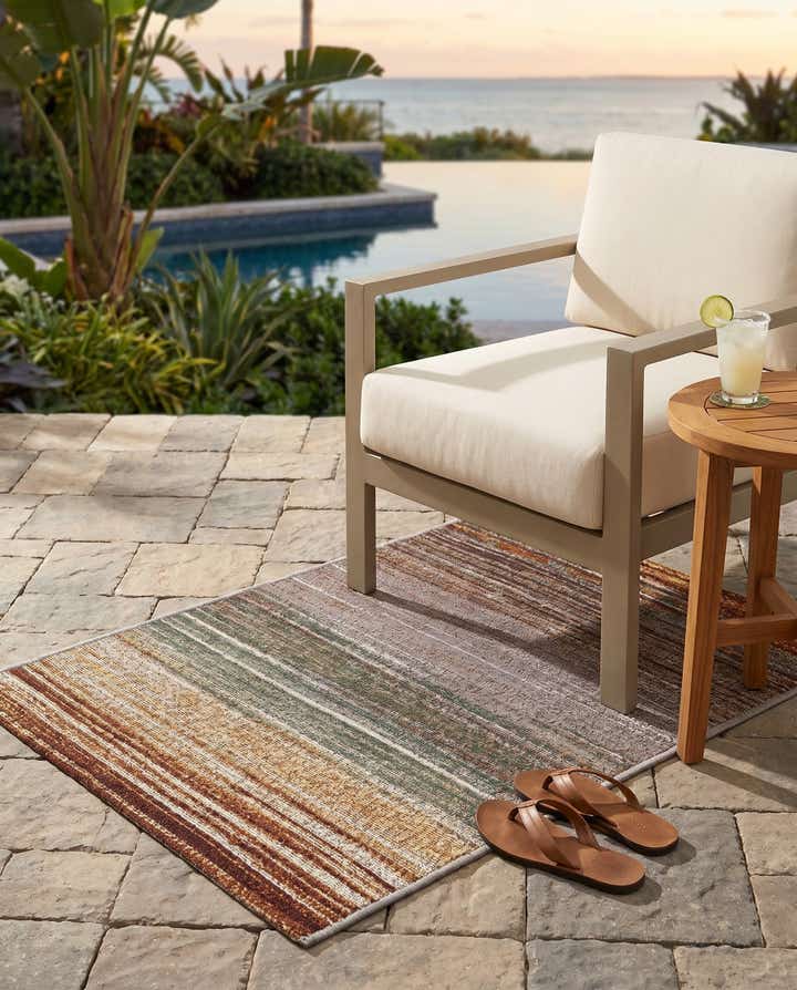 2' x 3' Easy-Clean Modern Indoor / Outdoor Rug