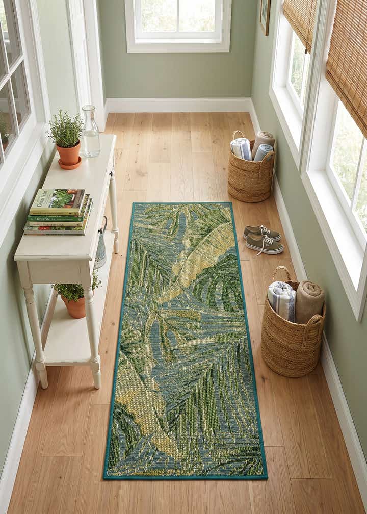 2' x 5' Easy-Clean Botanical Indoor / Outdoor Runner Rug