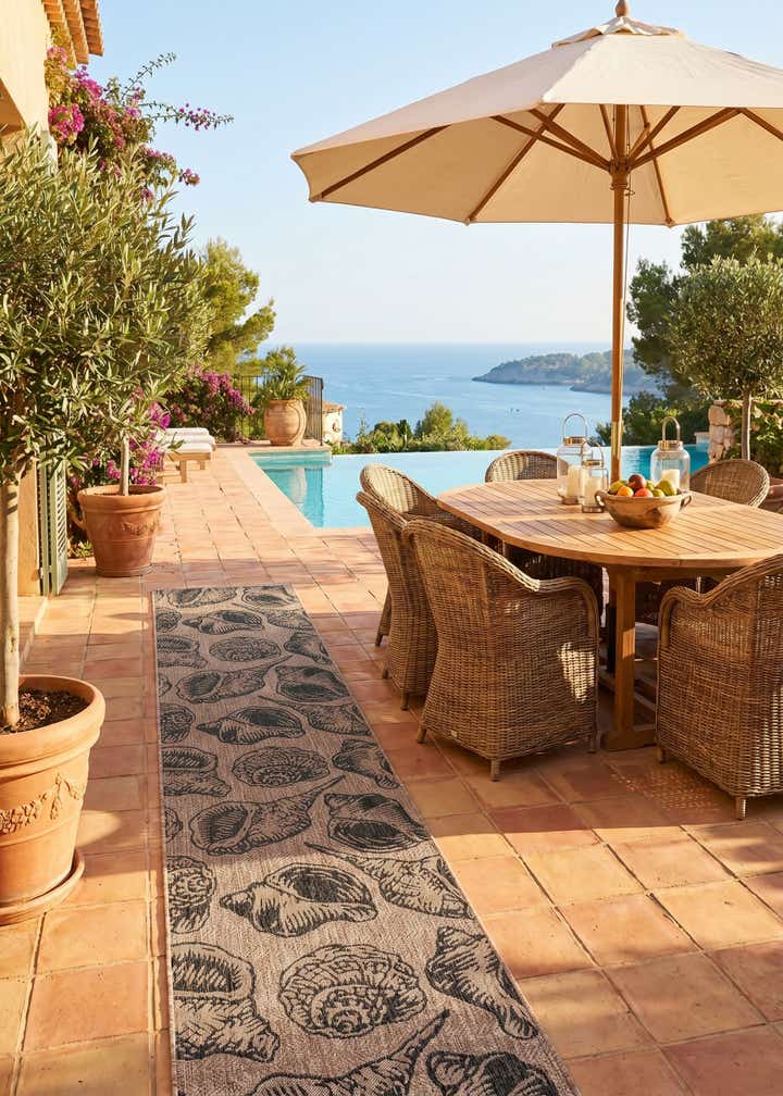 2' 7 x 12' Easy-Clean Coastal Indoor / Outdoor Runner Rug