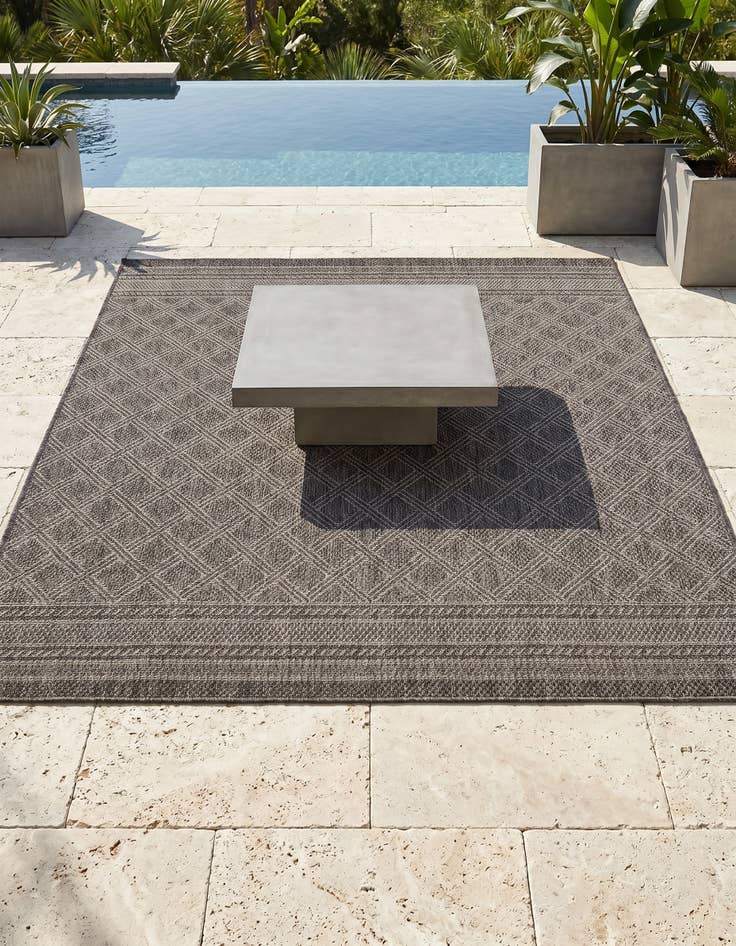 Detail image of 5' 1 x 5' 1 Easy-Clean Trellis Indoor / Outdoor Square Rug