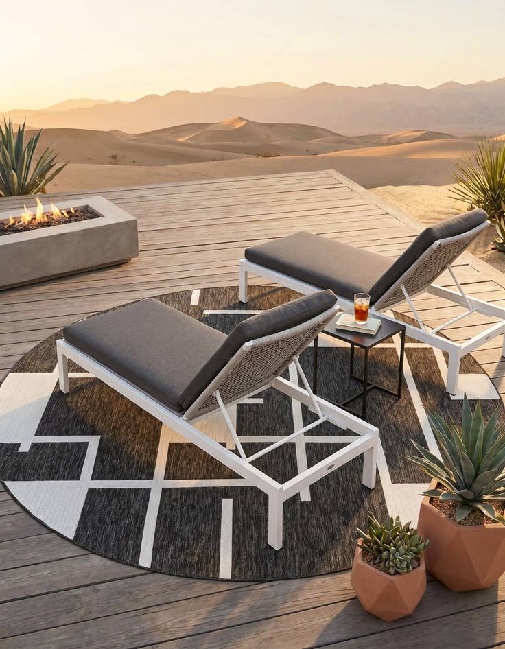 Detail image of 10' x 10' Easy-Clean Modern Indoor / Outdoor Round Rug