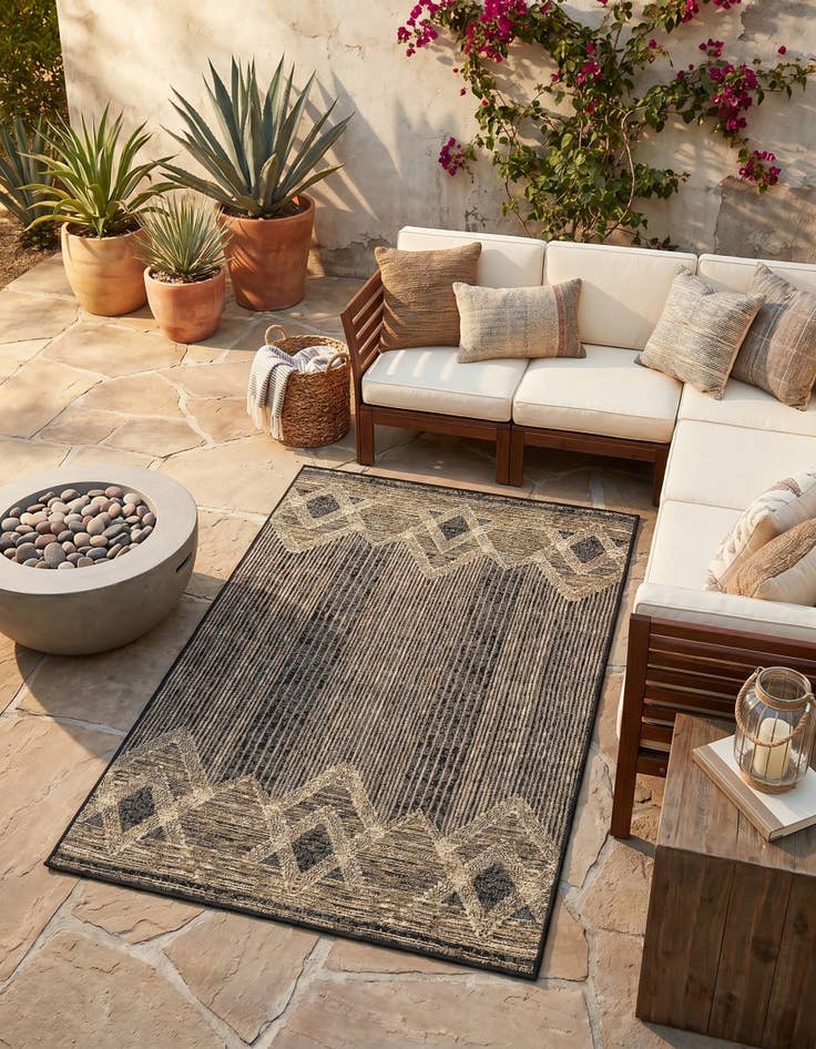 Detail image of 3' 3 x 5' 3 Easy-Clean Modern Indoor / Outdoor Rug