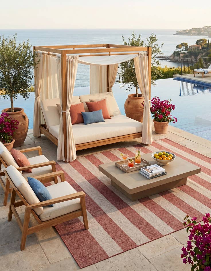 Detail image of 10' x 14' Easy-Clean Ribbon Indoor / Outdoor Rug