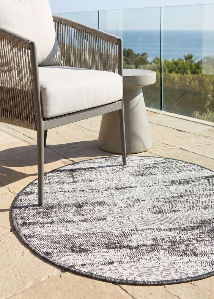 3' x 3' Easy-Clean Modern Indoor / Outdoor Round Rug
