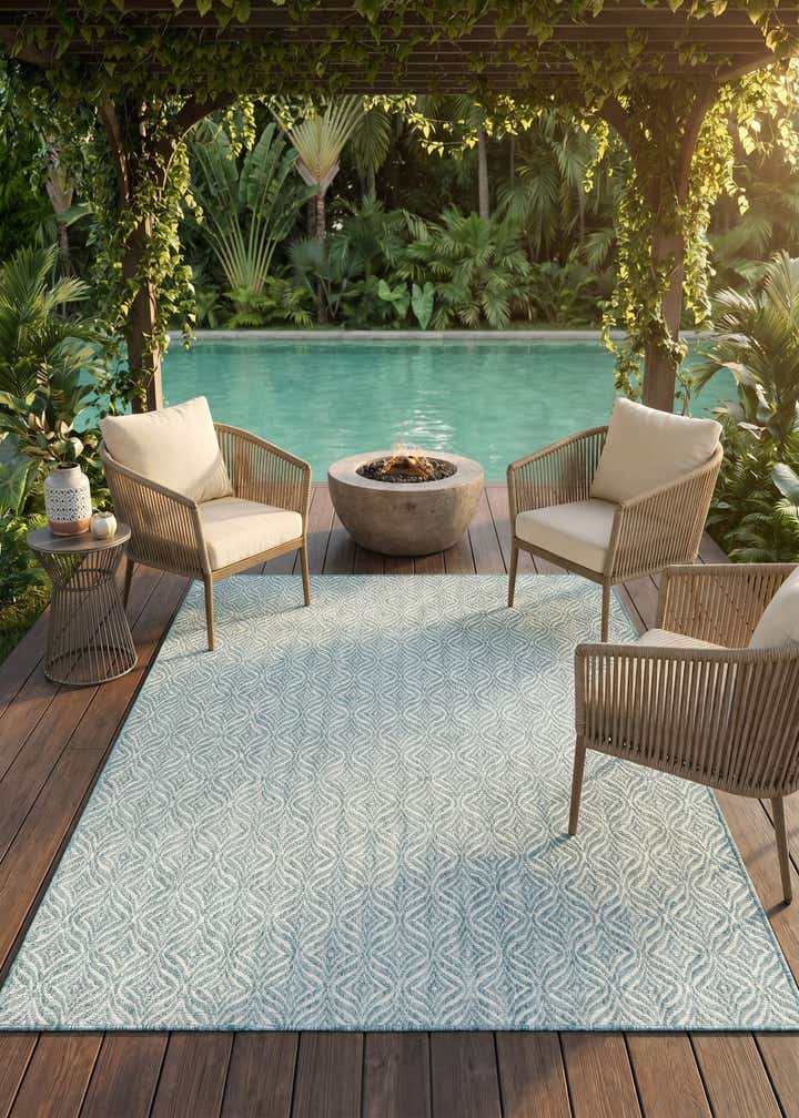 5' 3 x 8' Easy-Clean Trellis Indoor / Outdoor Rug