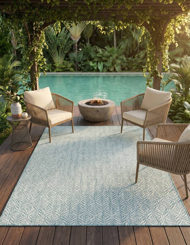 Detail image of 5' 3 x 8' Easy-Clean Lattice Indoor / Outdoor Rug