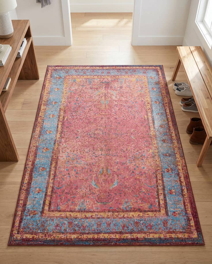Detail image of 4' 1 x 6' 1 Easy-Clean Traditional Indoor / Outdoor Rug