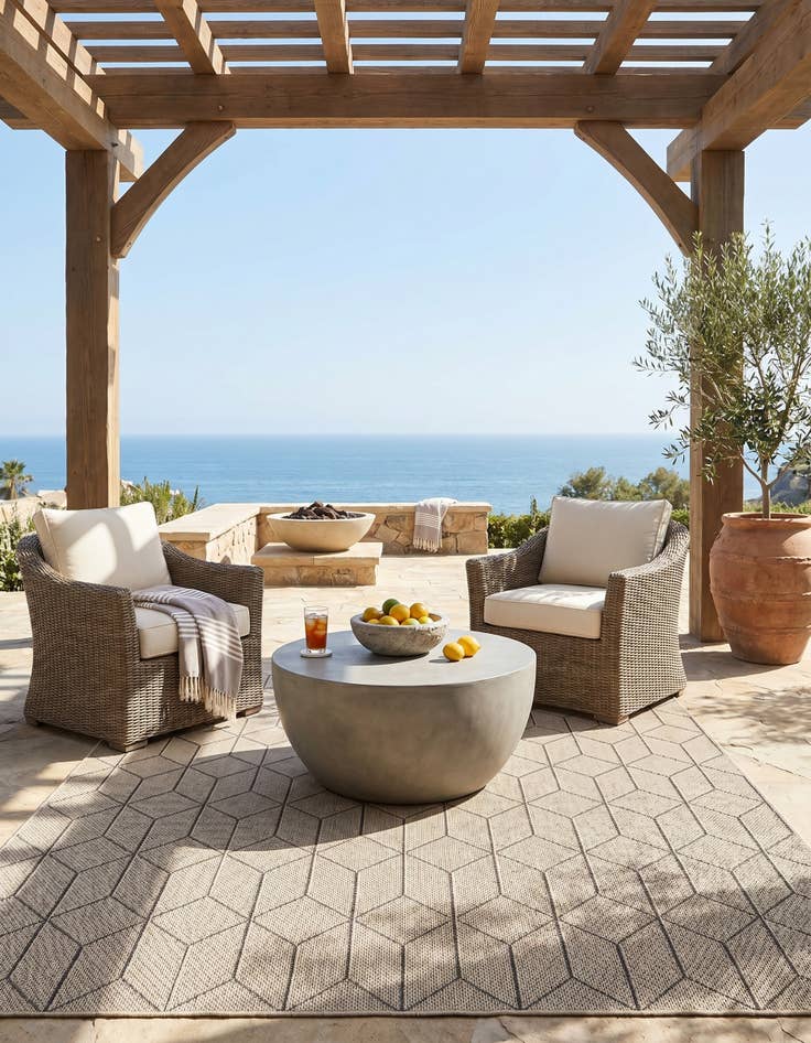 Detail image of 7' 10 x 7' 10 Easy-Clean Trellis Indoor / Outdoor Square Rug