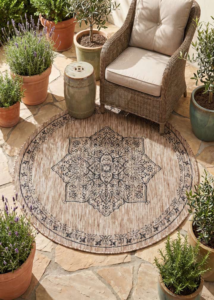 4' x 4' Easy-Clean Traditional Indoor / Outdoor Round Rug