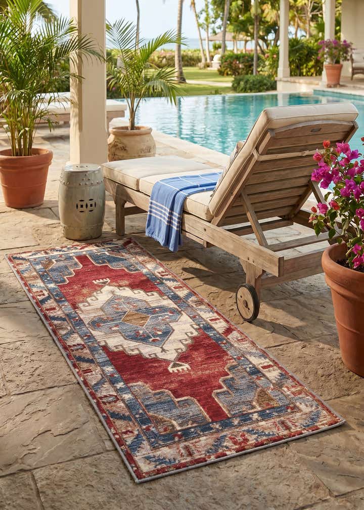 2' x 5' Easy-Clean Traditional Indoor / Outdoor Runner Rug