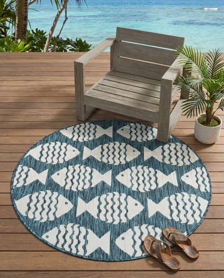 3' 1 x 3' 1 Easy-Clean Coastal Indoor / Outdoor Round Rug