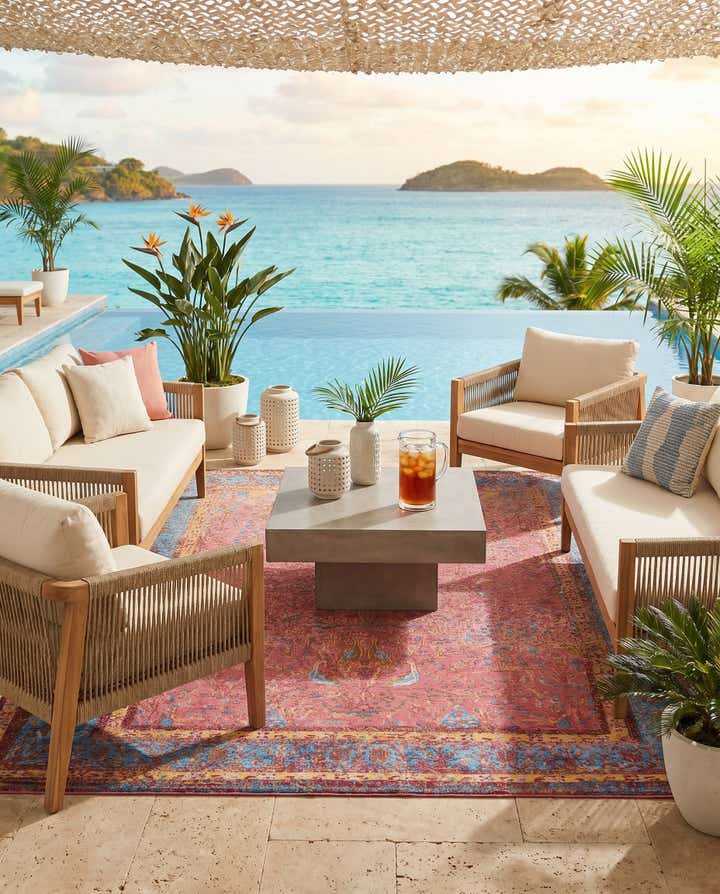 5' 3 x 8' Easy-Clean Traditional Indoor / Outdoor Rug