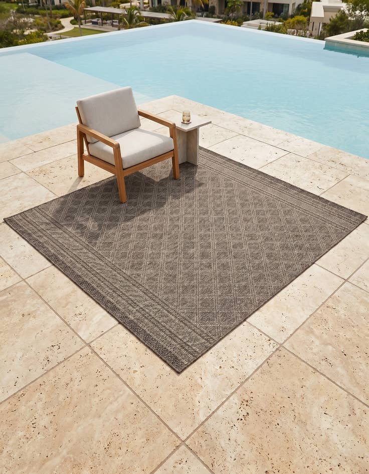 Detail image of 5' 1 x 5' 1 Easy-Clean Trellis Indoor / Outdoor Square Rug