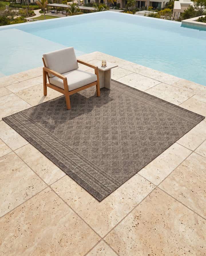 5' 1 x 5' 1 Easy-Clean Trellis Indoor / Outdoor Square Rug