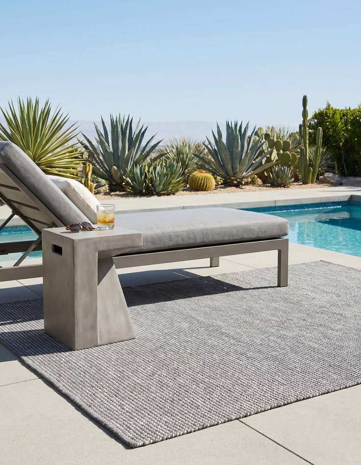 Detail image of 4' 1 x 6' 1 Easy-Clean Jill Zarin Palm Springs Indoor / Outdoor Rug