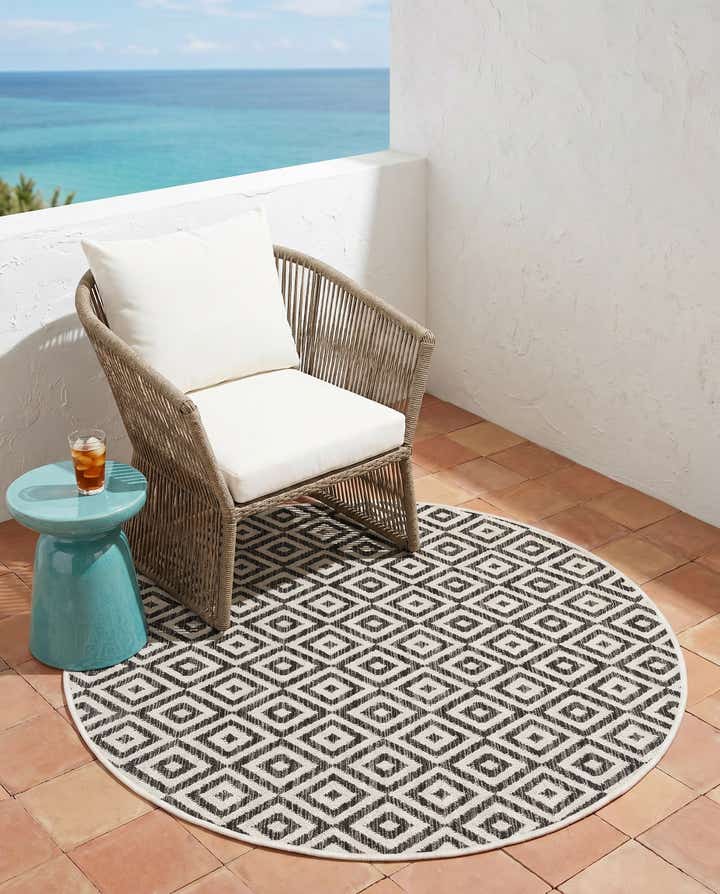 4' x 4' Easy-Clean Jill Zarin Costa Rica Indoor / Outdoor Round Rug