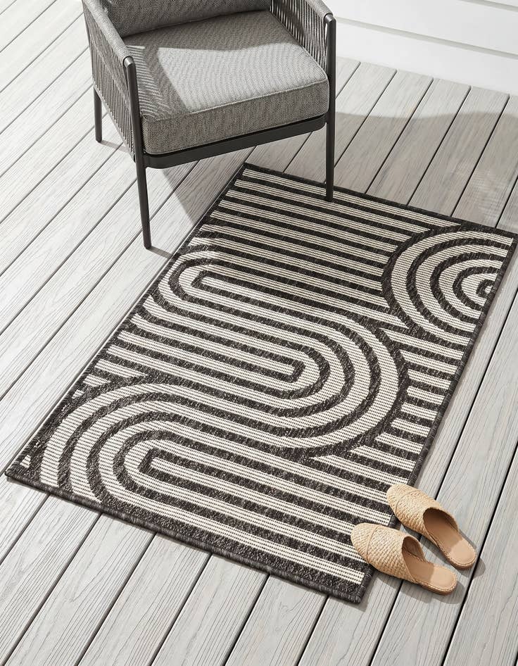 Detail image of 2' x 3' Easy-Clean Modern Indoor / Outdoor Rug