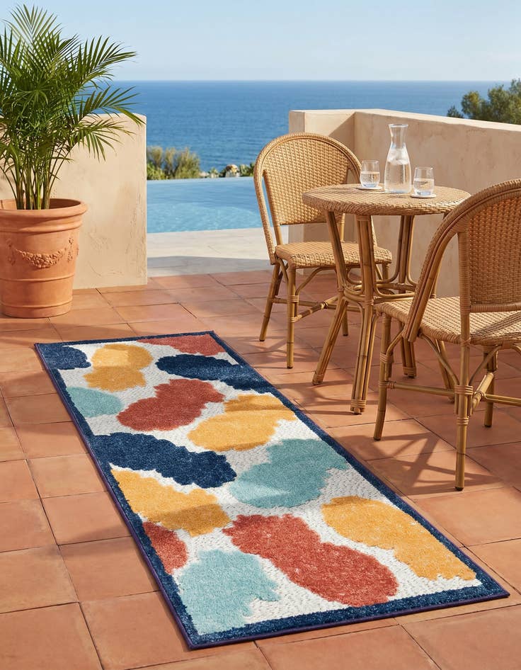 Detail image of 2' x 6' Easy-Clean Belize Indoor / Outdoor Runner Rug