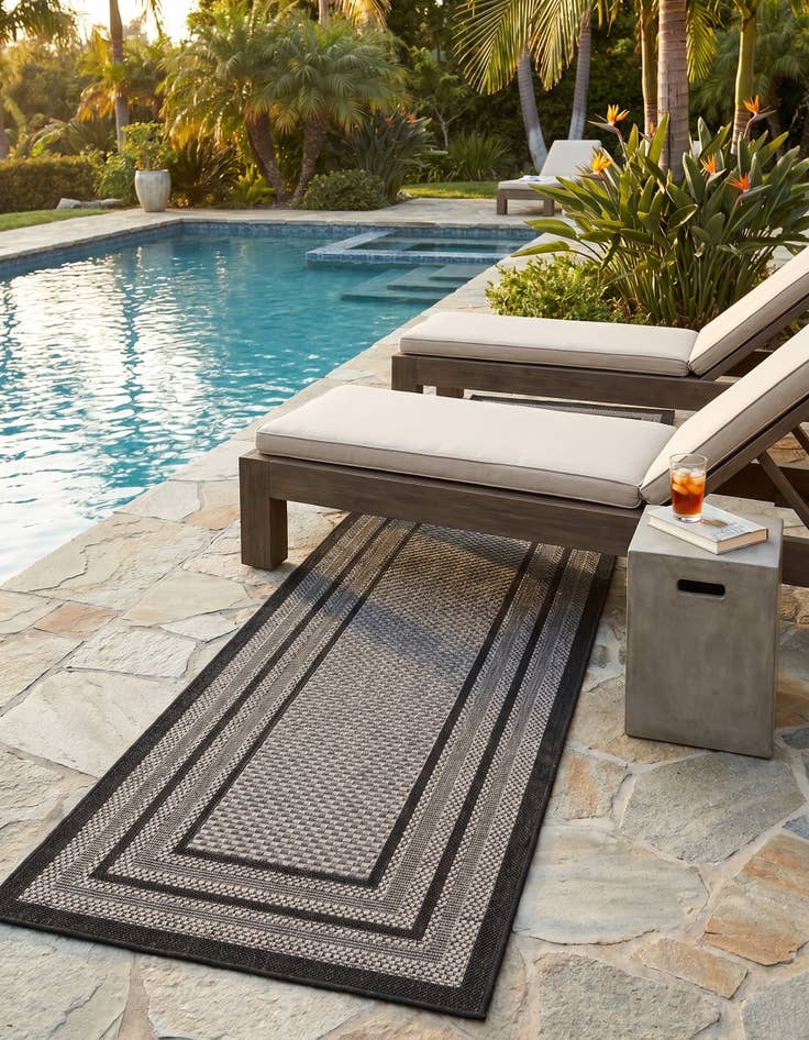 Detail image of 2' 7 x 10' Easy-Clean Border Indoor / Outdoor Runner Rug