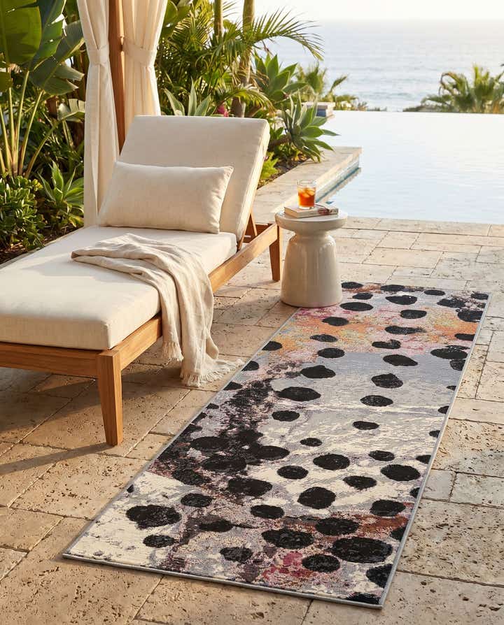 2' x 6' Easy-Clean Modern Indoor / Outdoor Runner Rug