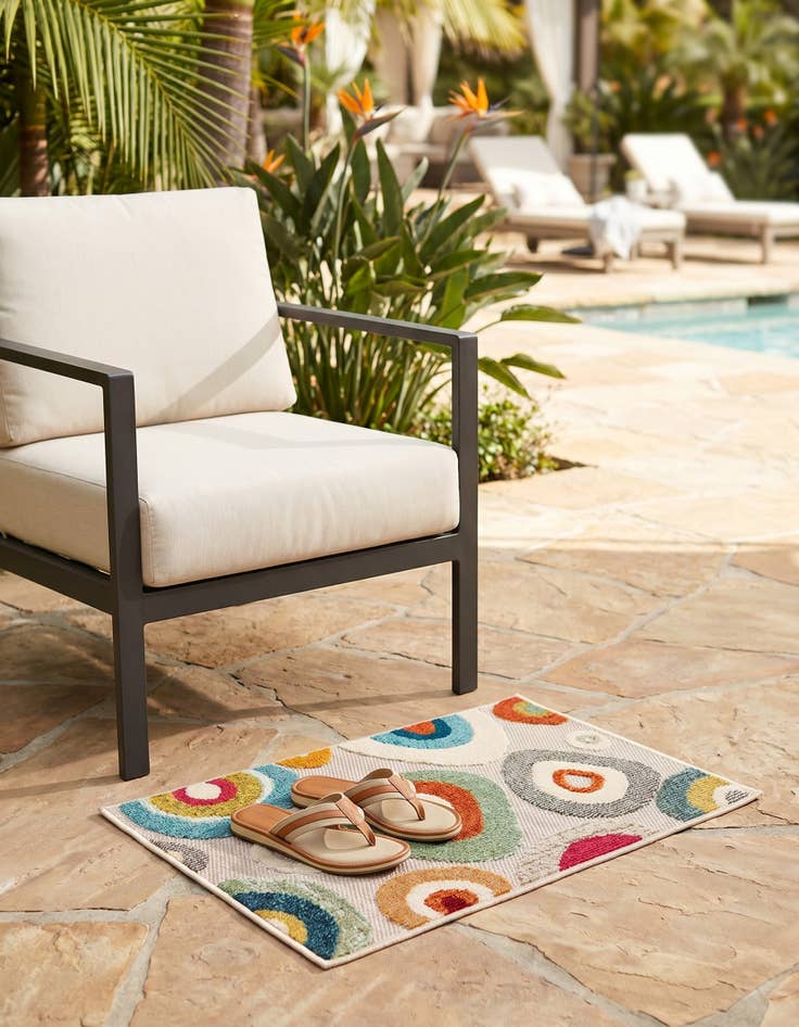 Detail image of 2' x 3' Easy-Clean Casablanca Indoor / Outdoor Rug