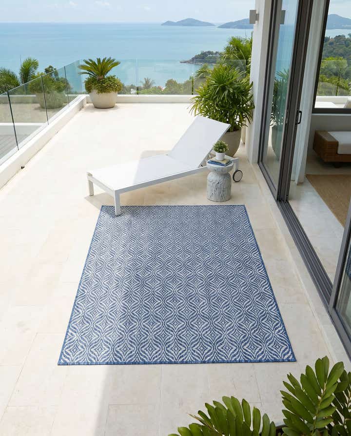 4' x 6' Easy-Clean Lattice Indoor / Outdoor Rug
