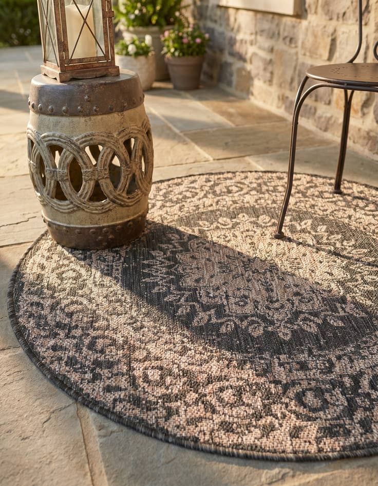 Detail image of 3' x 3' Easy-Clean Traditional Indoor / Outdoor Round Rug