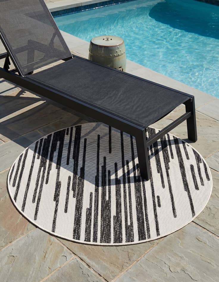 Detail image of 3' x 3' Easy-Clean Modern Indoor / Outdoor Round Rug