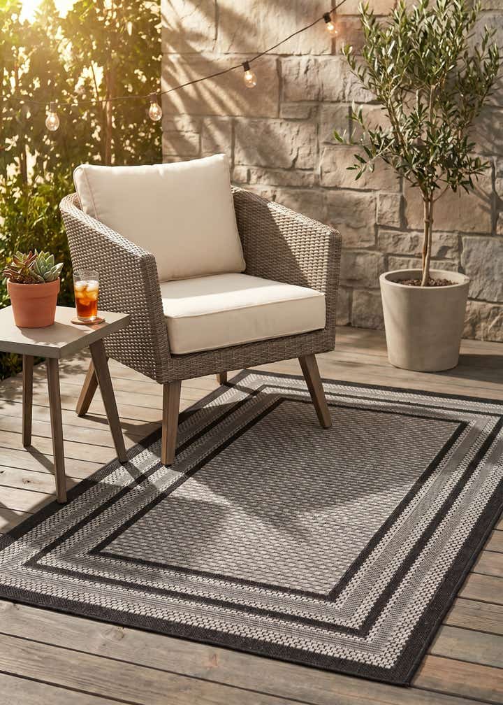 3' 3 x 5' Easy-Clean Border Indoor / Outdoor Rug