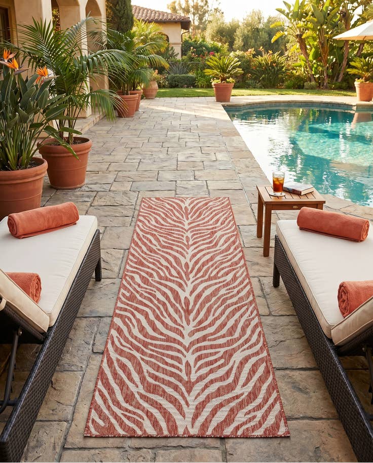 Detail image of 2' 7 x 10' Easy-Clean Safari Indoor / Outdoor Runner Rug