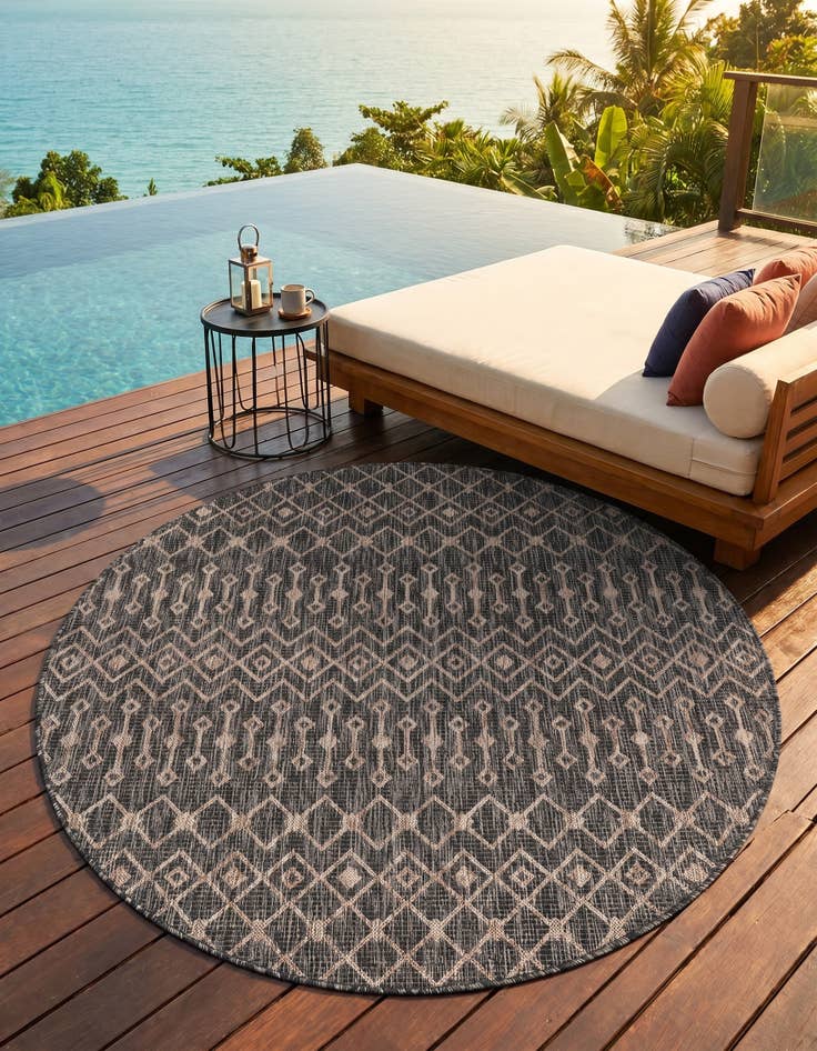 Detail image of 5' 3 x 5' 3 Easy-Clean Trellis Indoor / Outdoor Round Rug