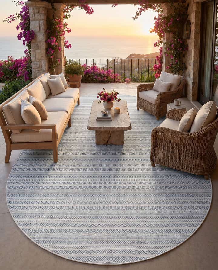 7' 10 x 10' Easy-Clean Striped Indoor / Outdoor Oval Rug
