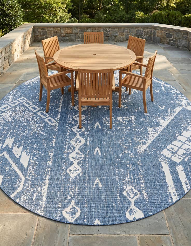 Detail image of 13' x 13' Easy-Clean Bohemian Indoor / Outdoor Round Rug