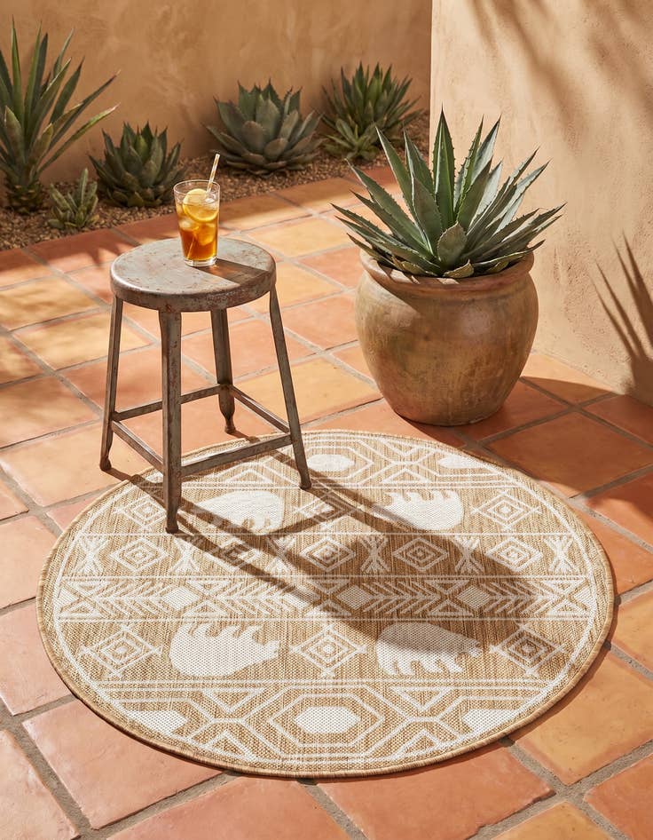 Detail image of 3' x 3' Easy-Clean Southwestern Indoor / Outdoor Round Rug