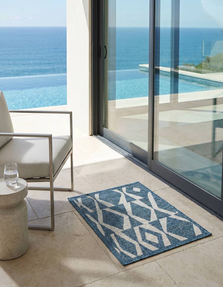 Detail image of 2' x 3' 1 Easy-Clean Baja Indoor / Outdoor Rug