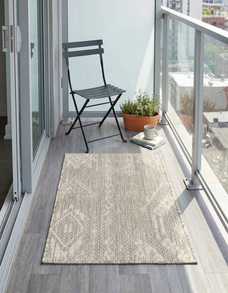 Detail image of 2' x 3' Easy-Clean Bohemian Indoor / Outdoor Rug