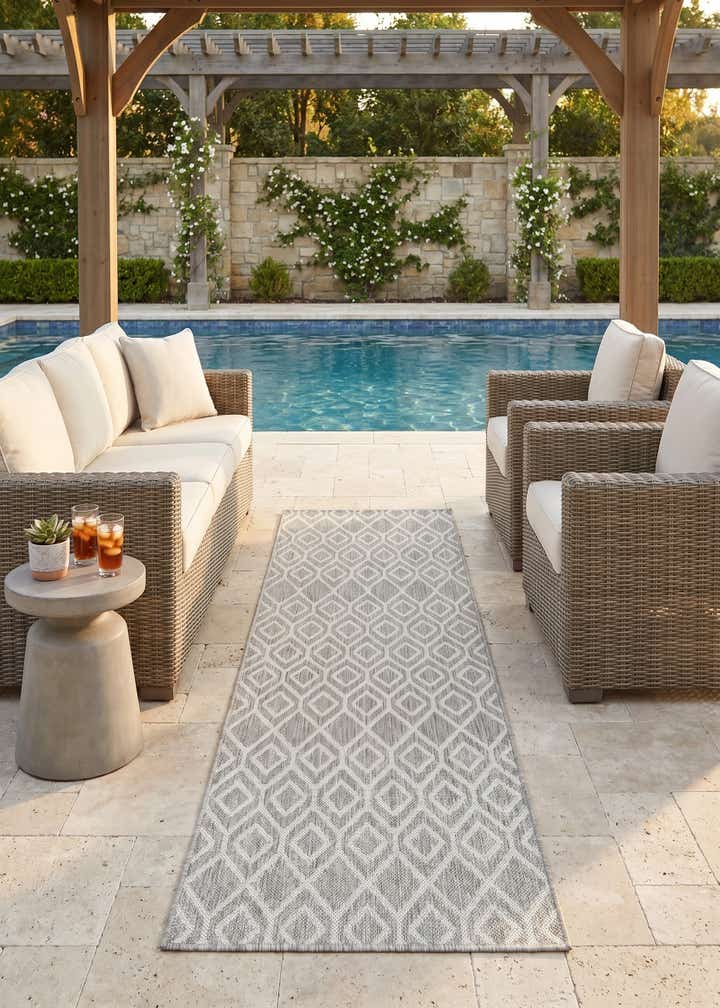 2' x 8' Easy-Clean Jill Zarin Turks and Caicos Indoor / Outdoor Runner Rug