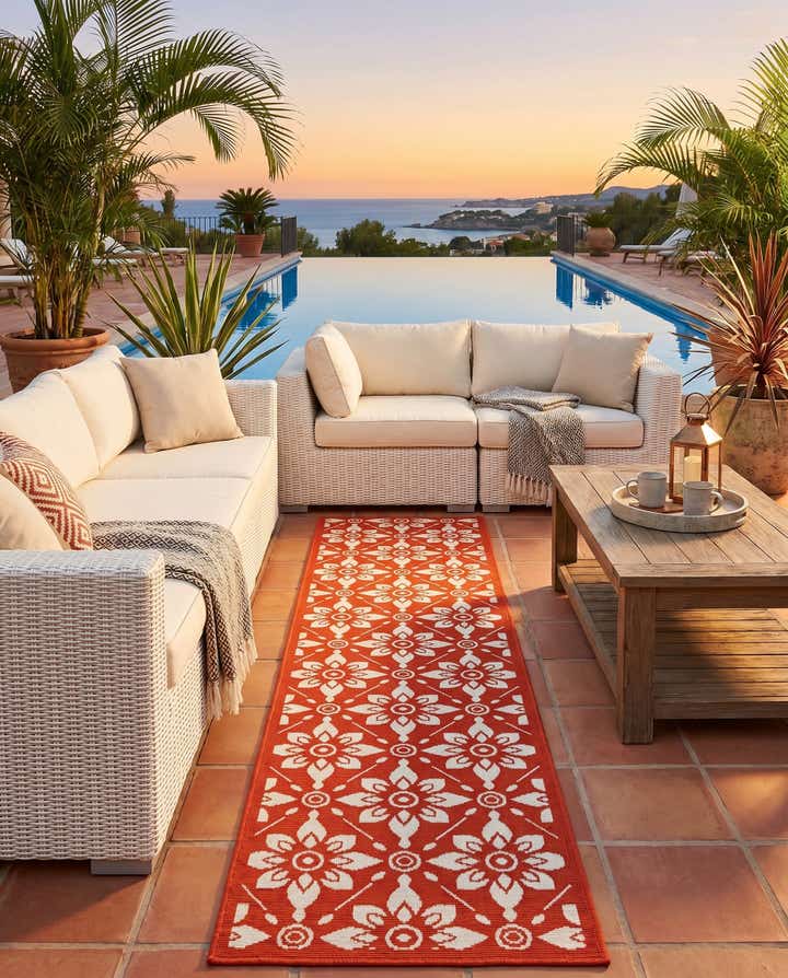 2' x 8' Easy-Clean Lattice Indoor / Outdoor Runner Rug