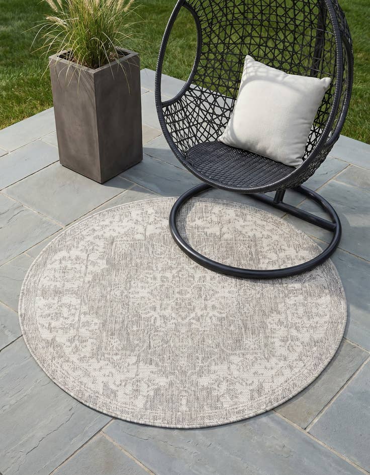 Detail image of 4' x 4' Easy-Clean Jill Zarin Dubai Indoor / Outdoor Round Rug