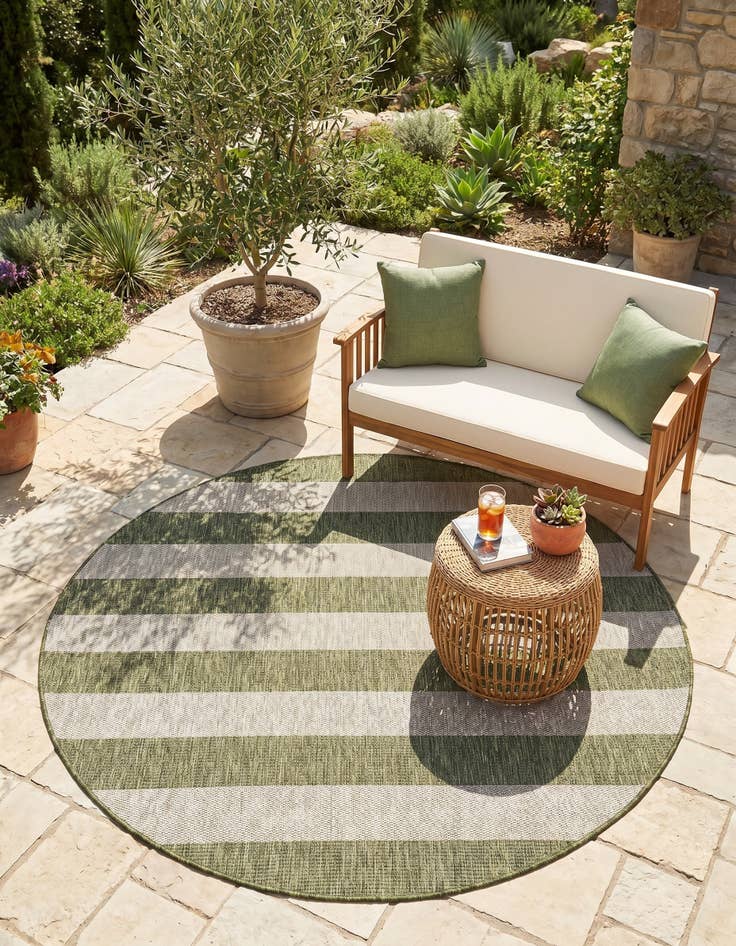 Detail image of 6' x 6' Easy-Clean Ribbon Indoor / Outdoor Round Rug