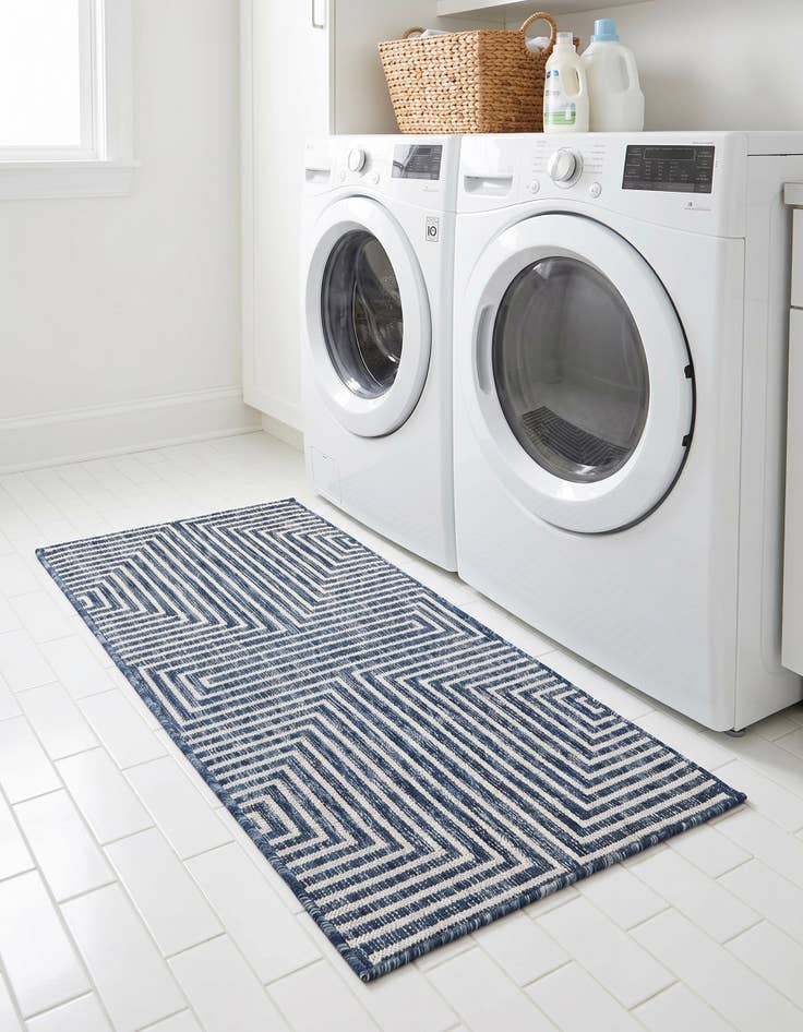 Detail image of 2' x 4' Easy-Clean Modern Indoor / Outdoor Runner Rug