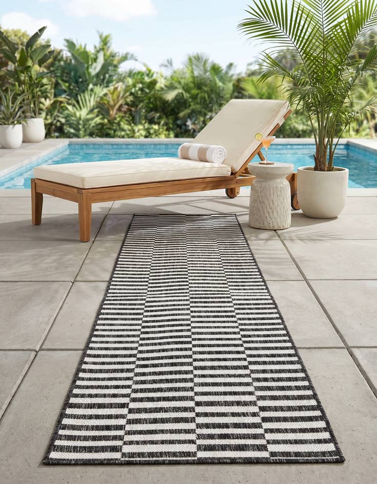 Detail image of 2' x 6' Easy-Clean Striped Indoor / Outdoor Runner Rug