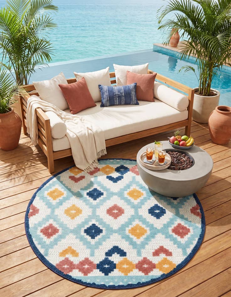 Detail image of 5' 3 x 5' 3 Easy-Clean Belize Indoor / Outdoor Round Rug
