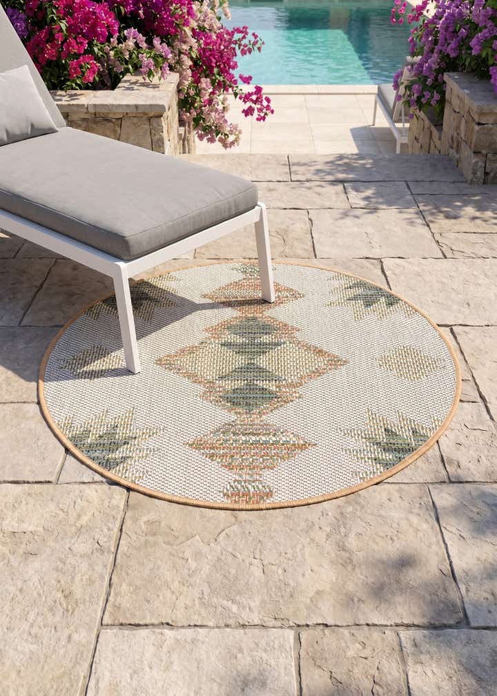 3' 3 x 3' 3 Easy-Clean Baja Indoor / Outdoor Round Rug