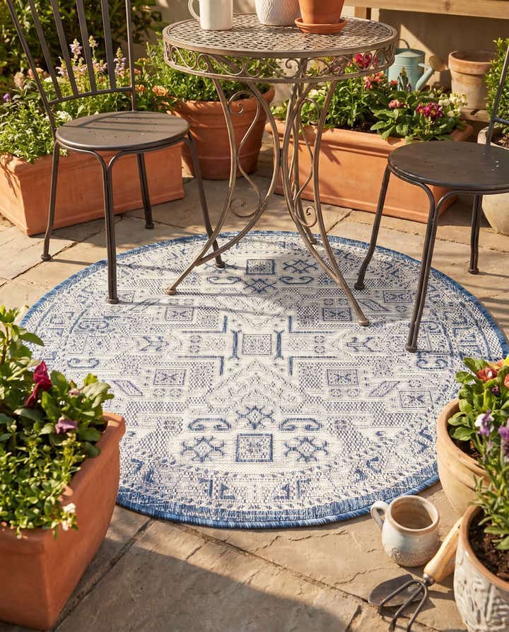 3' x 3' Easy-Clean Aztec Indoor / Outdoor Round Rug